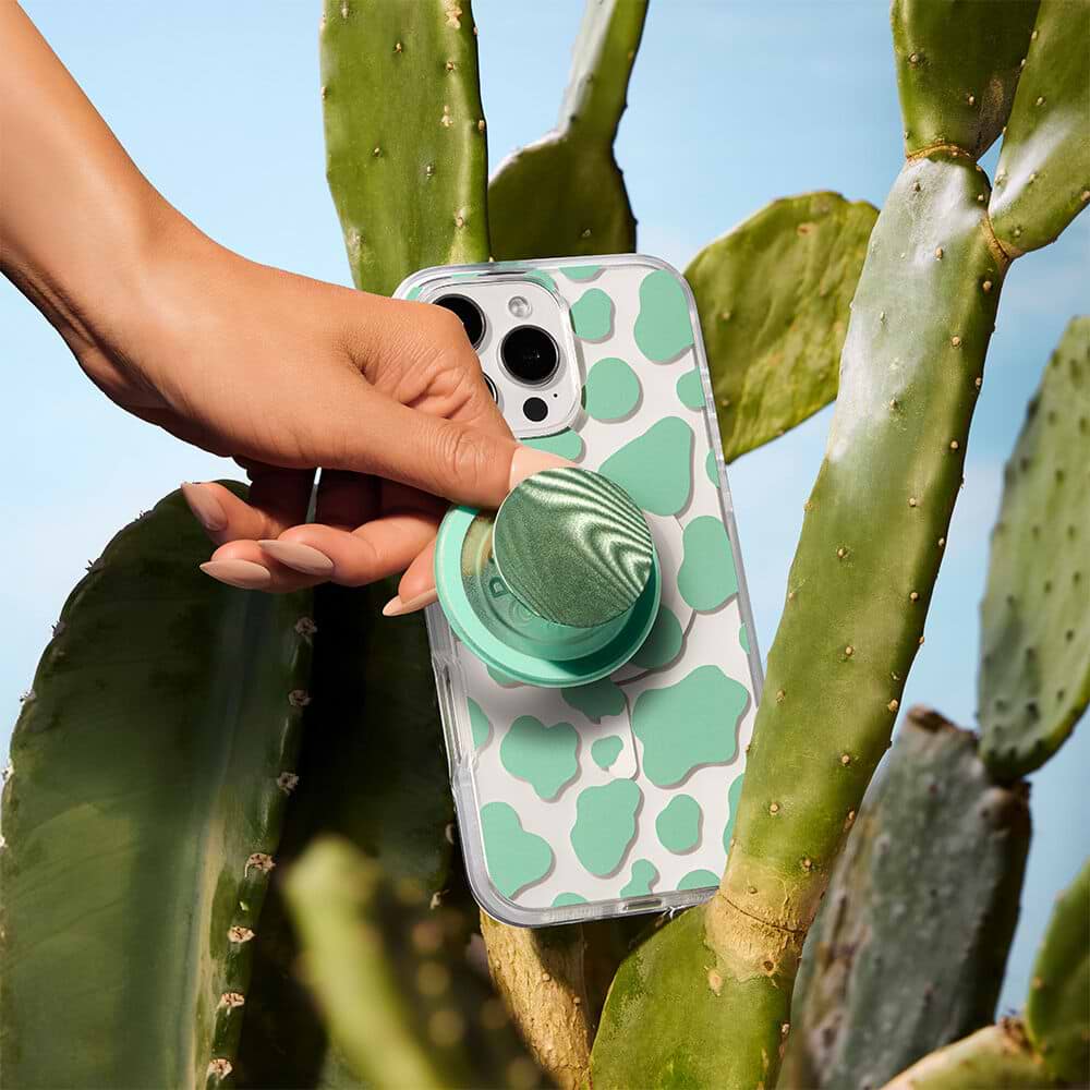 Turquoise Cow Cow — iPhone 15 Pro Max MagSafe Case - US 54947