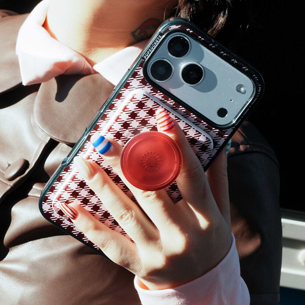 Black Cherry Gingham — iPhone 17 Pro Max MagSafe Case - US 12126